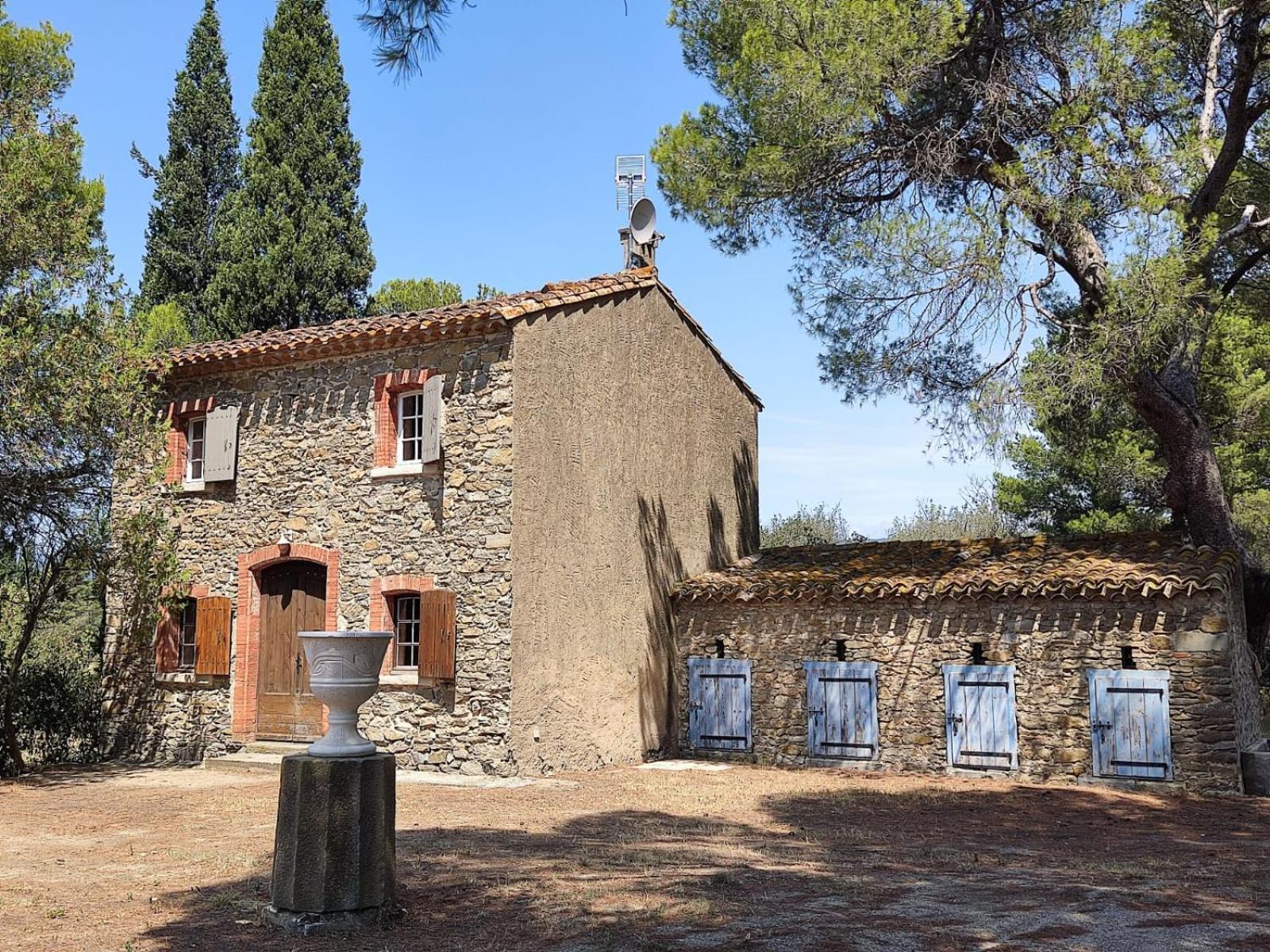 Mazet Du Chateau Joyeux De Violet Pépieux Exterior foto